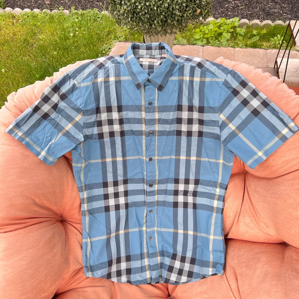 BURBERRY BUTTON DOWN 👕